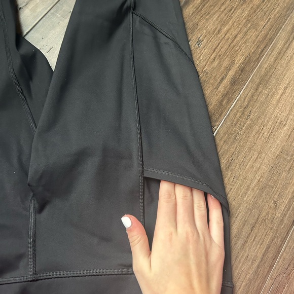 Lululemon leggings size 6 - Picture 3 of 4